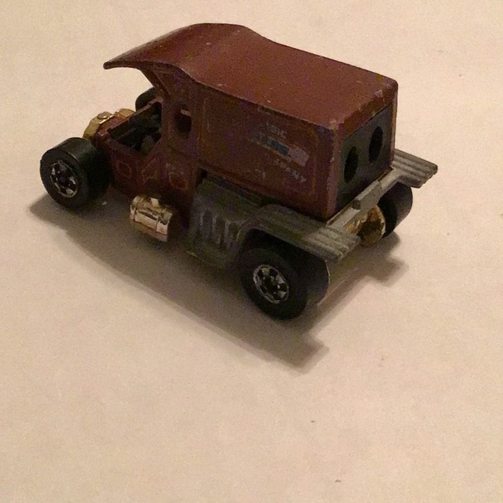 Hot Wheel T-Totaller 1976  Mattel Inc